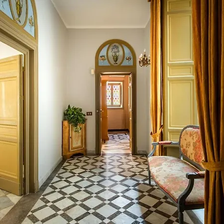 Iflat Del Barone With Terrace *